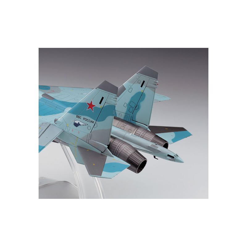 Maquette d'avion en plastique Su-35S Flanker 1/72