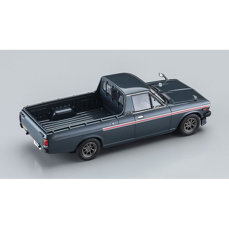 Maquette de voiture en plastique Nissan Sunny Truck GB122 1/24 Maquette de voiture en plastique Nissan Sunny Truck GB122 1/24
