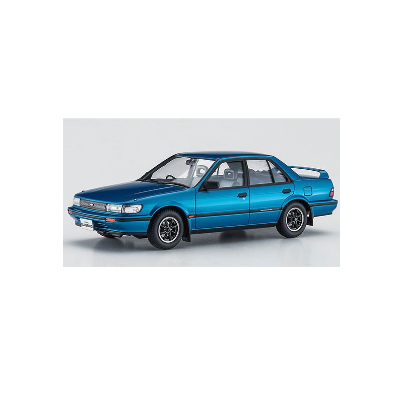 Maquette de voiture en plastique Nissan Bluebird SSS ATTESA LIMITED 1/24