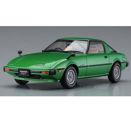 Maquette de voiture en plastique Mazda Savanna RX-7 (SA22C) 1/24 Maquette de voiture en plastique Mazda Savanna RX-7 (SA22C) 1/24
