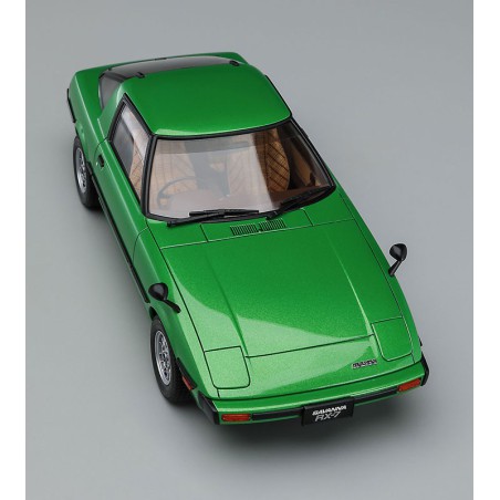 Maquette de voiture en plastique Mazda Savanna RX-7 (SA22C) 1/24 Maquette de voiture en plastique Mazda Savanna RX-7 (SA22C) 1/24