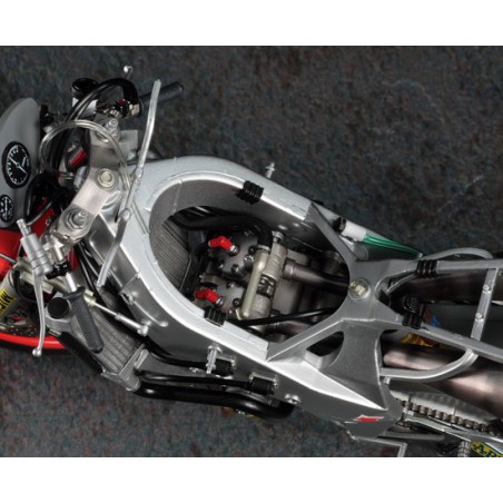 Maquette de moto en plastique YAMAHA YZR500 1988 1/12