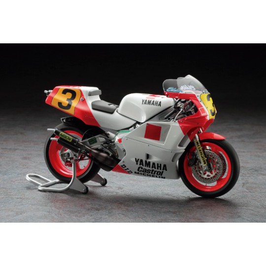 Maquette de moto en plastique YAMAHA YZR500 1988 1/12 Maquette de moto en plastique YAMAHA YZR500 1988 1/12