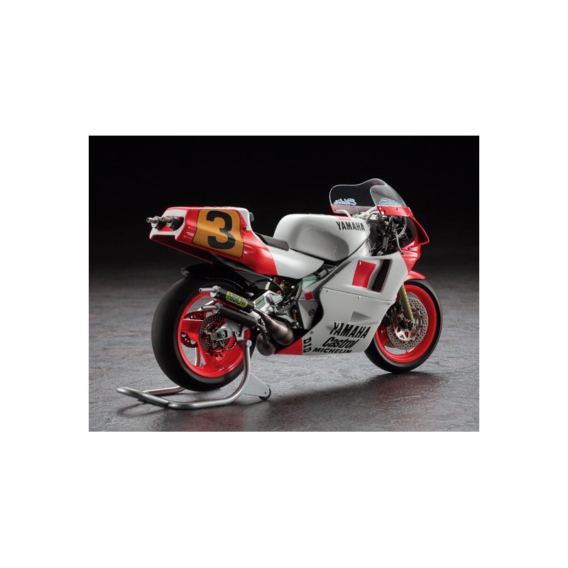 Maquette de moto en plastique YAMAHA YZR500 1988 1/12