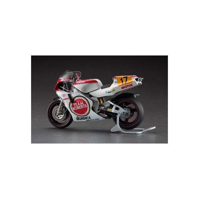 Maquette de moto en plastique YAMAHA ROBERTS 1988 1/12