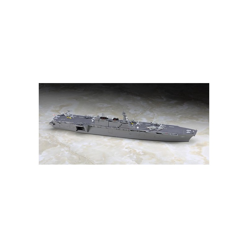 Maquette de Bateau en plastique JMSDF DDH KAGA 1/700