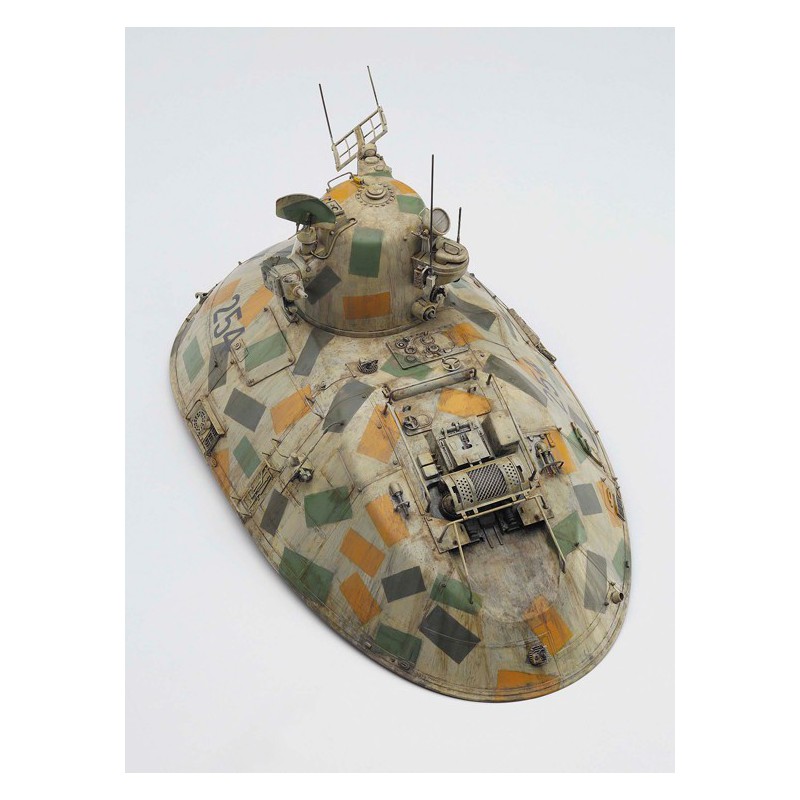 Modèle de science-fiction en plastique P.K.H. 103 Nutcracker 1/35