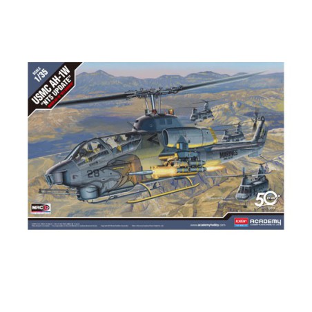 Maquette d'hélicoptère en plastique USMC AH-1W 1/35 Maquette d'hélicoptère en plastique USMC AH-1W 1/35