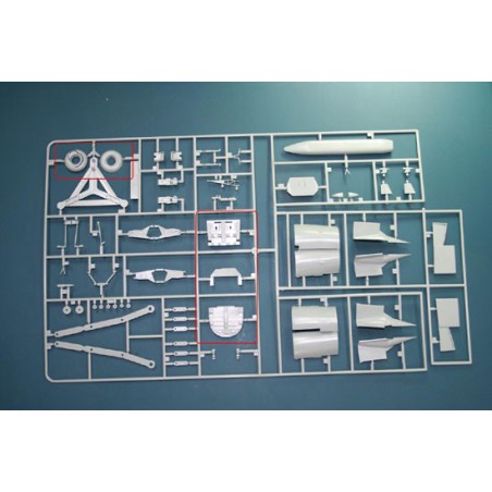 Maquette d'avion en plastique F-111C Australian AF 1/48 Maquette d'avion en plastique F-111C Australian AF 1/48