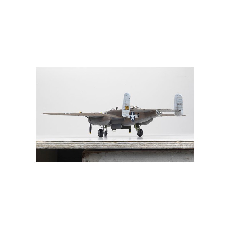 Maquette d'avion en plastique USAAF B-25D Pacific Th. 1/48
