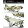 Maquette d'avion en plastique USN F-8E VF-162 The Hunters 1/72 Maquette d'avion en plastique USN F-8E VF-162 The Hunters 1/72