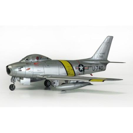 Maquette d'avion en plastique P-47D & F-86E As Gabreski 1/72 Maquette d'avion en plastique P-47D & F-86E As Gabreski 1/72