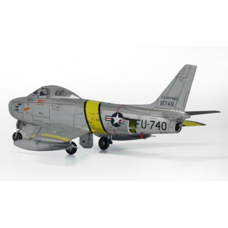 Maquette d'avion en plastique P-47D & F-86E As Gabreski 1/72 Maquette d'avion en plastique P-47D & F-86E As Gabreski 1/72
