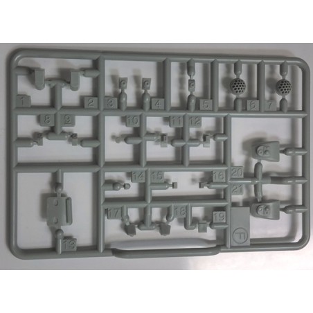 Maquette d'hélicoptère en plastique AH-64 Afganistan 1/72 Maquette d'hélicoptère en plastique AH-64 Afganistan 1/72