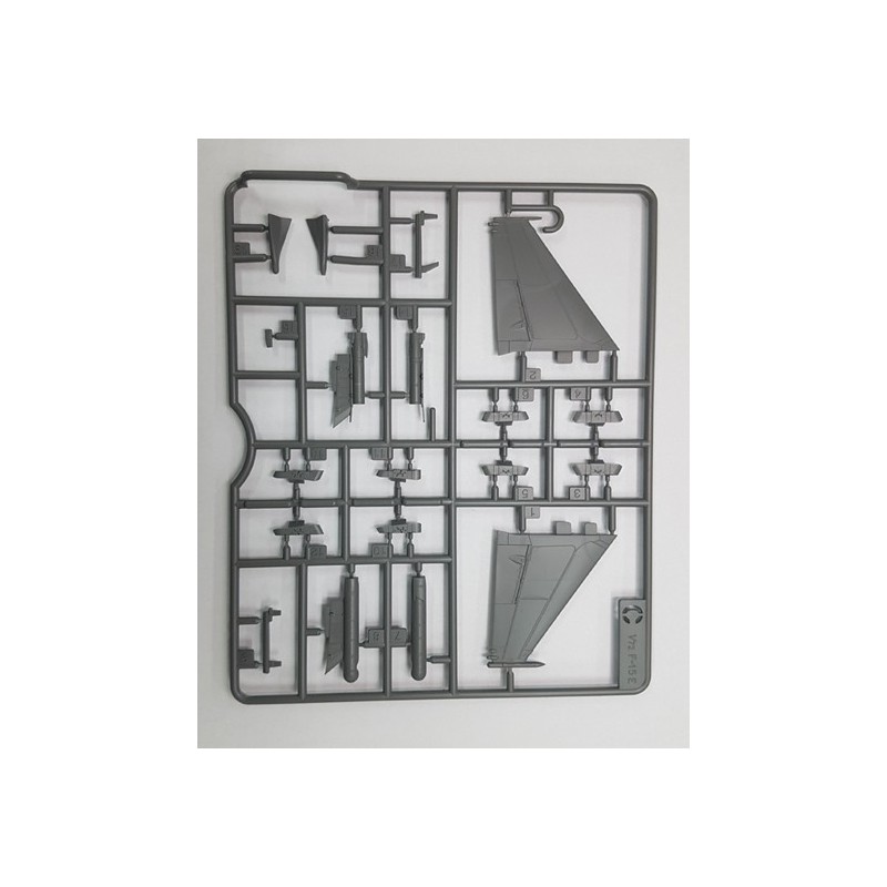 Maquette d'avion en plastique USAF F-15E 33th 1/72