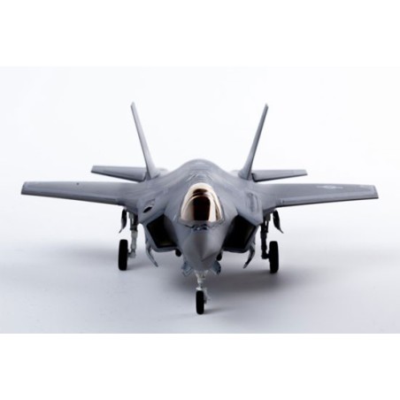 Maquette d'avion en plastique F-35A Seven Nations 1/72 Maquette d'avion en plastique F-35A Seven Nations 1/72