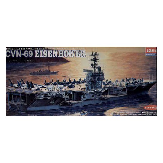 Maquette de Bateau en plastique USS EISENHOWER 1/800