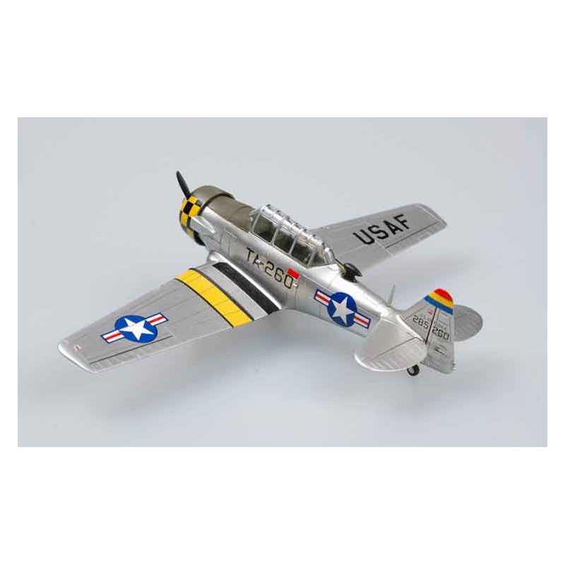 Maquette d'avion en plastique American T-6G Texan 1/72