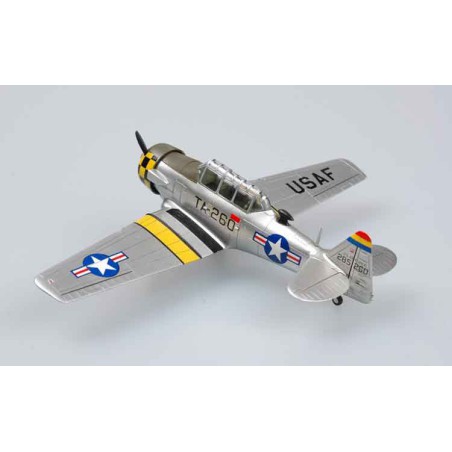 Maquette d'avion en plastique American T-6G Texan 1/72 Maquette d'avion en plastique American T-6G Texan 1/72