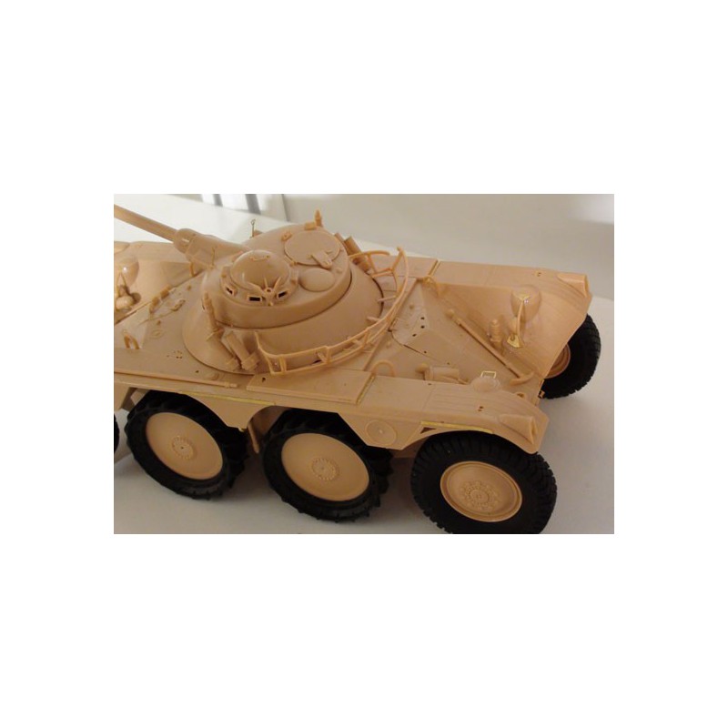 Maquette de Char en plastique EBR-10 Véhicule Français 1/35