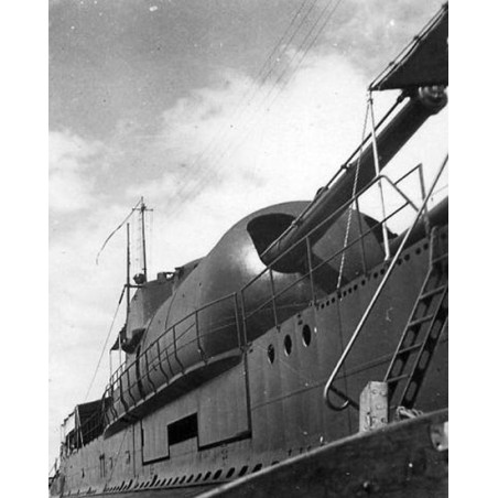 Maquette de Bateau en plastique S. M. Français Le Surcouf1/350 Maquette de Bateau en plastique S. M. Français Le Surcouf1/350