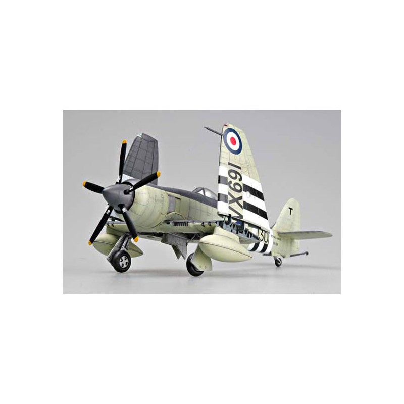 Maquette d'avion en plastique SEA FURY FB.11 Maquette d'avion en plastique SEA FURY FB.11