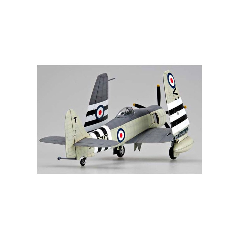 Maquette d'avion en plastique SEA FURY FB.11 Maquette d'avion en plastique SEA FURY FB.11