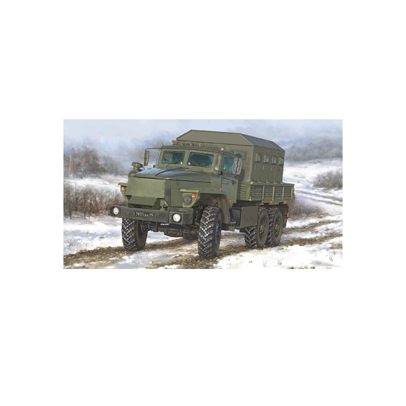 Maquette de camion en plastique Russian URAL-4320 CHZ 1/35