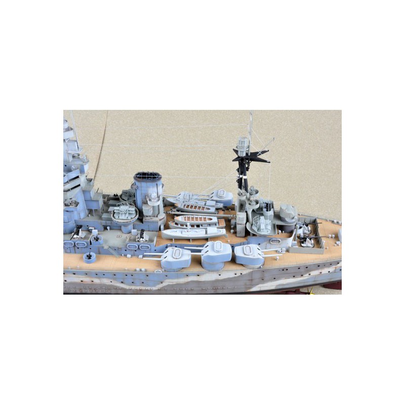 Maquette de Bateau en plastique HMS RODNEY