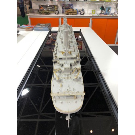 Maquette de Bateau en plastique R.M.S. TITANIC 1/200 Maquette de Bateau en plastique R.M.S. TITANIC 1/200