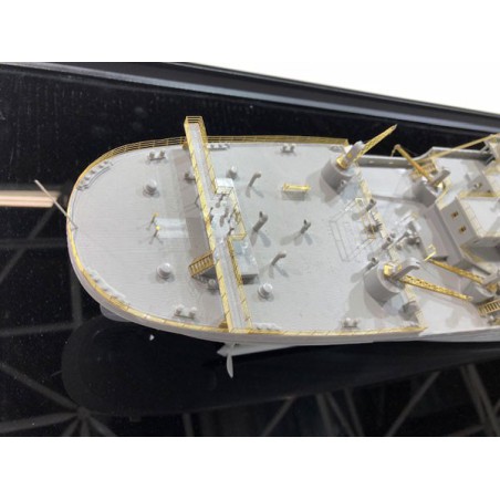 Maquette de Bateau en plastique R.M.S. TITANIC 1/200 Maquette de Bateau en plastique R.M.S. TITANIC 1/200