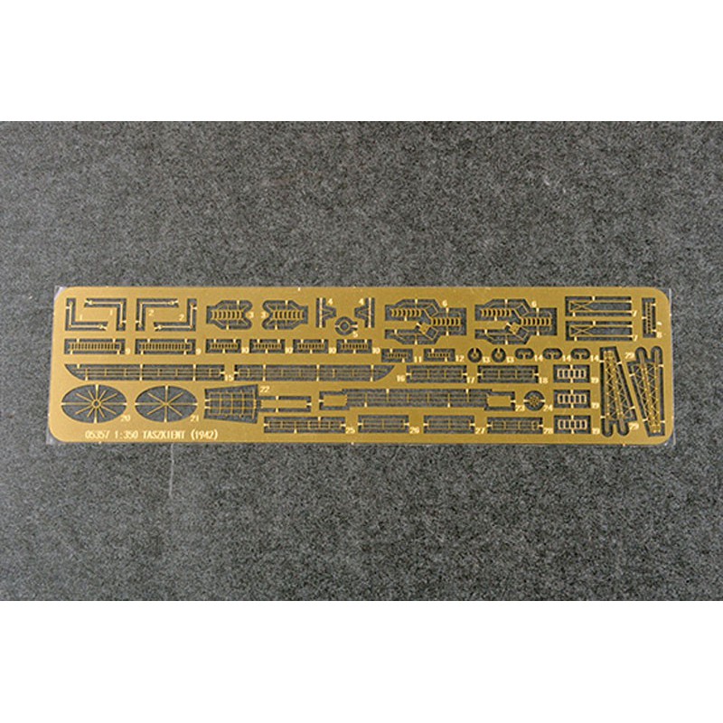 Maquette de Bateau en plastique Russian Destroyer Taszkient 1942 1/350