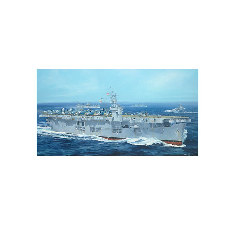 Maquette de Bateau en plastique USS CVE-26 Sangamon 1/350