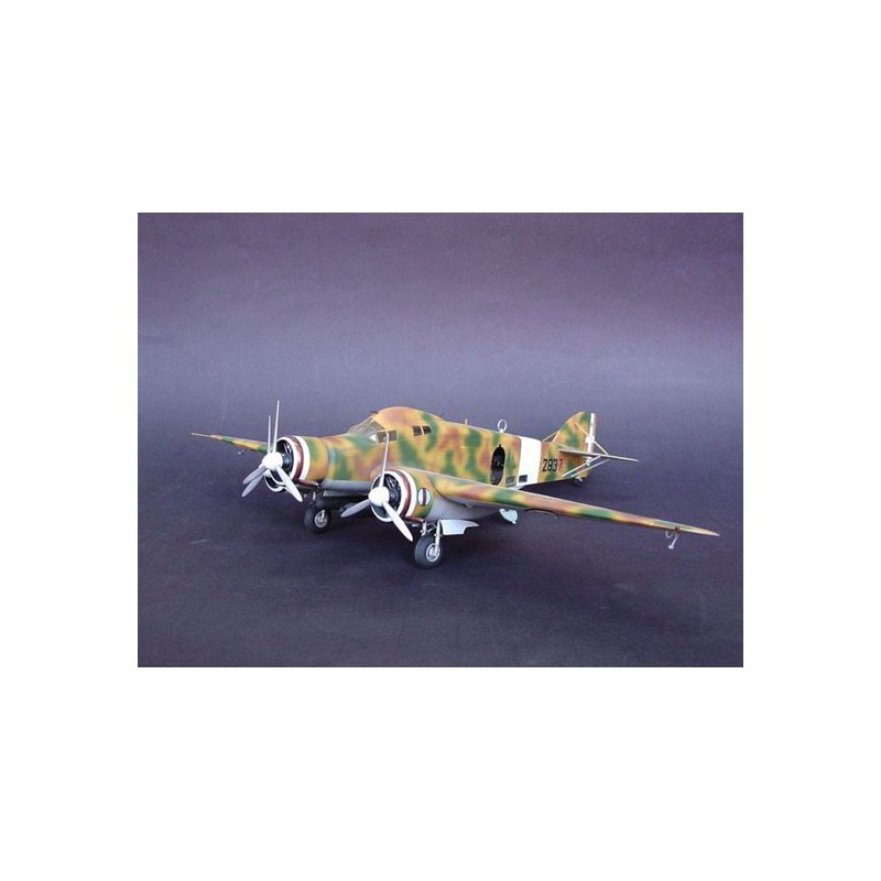 Maquette d'avion en plastique SAVOIA MARCHETTI S.M.79 II Maquette d'avion en plastique SAVOIA MARCHETTI S.M.79 II