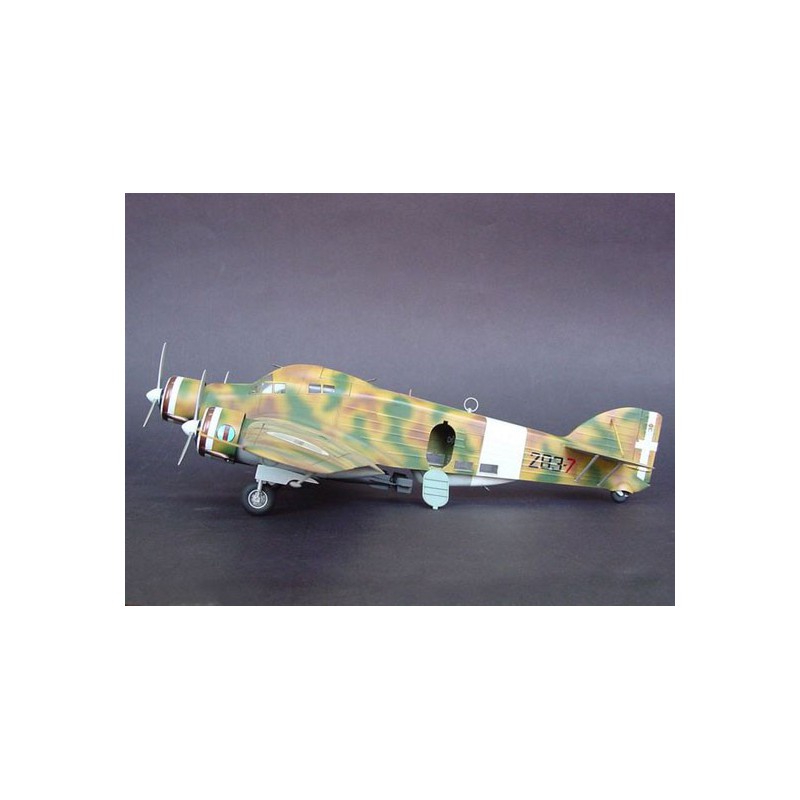 Maquette d'avion en plastique SAVOIA MARCHETTI S.M.79 II Maquette d'avion en plastique SAVOIA MARCHETTI S.M.79 II