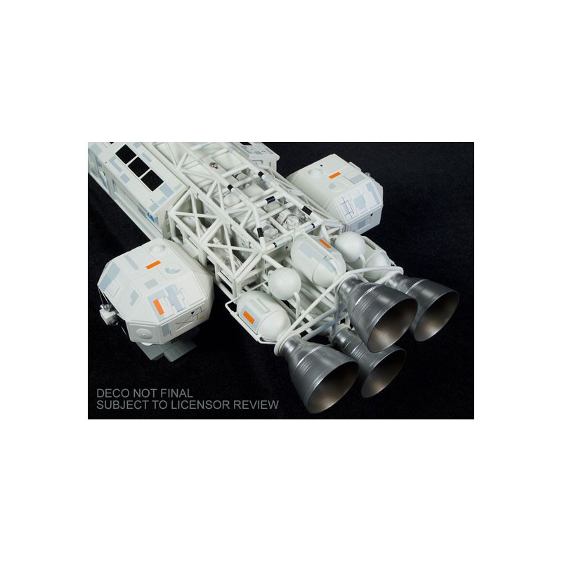 Modèle de science-fiction en plastique EAGLE 2 Monté et Peint Cosmos 1999