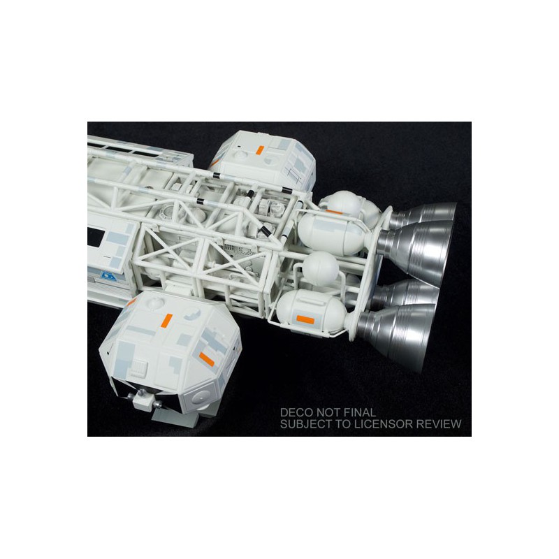 Modèle de science-fiction en plastique EAGLE 2 Monté et Peint Cosmos 1999