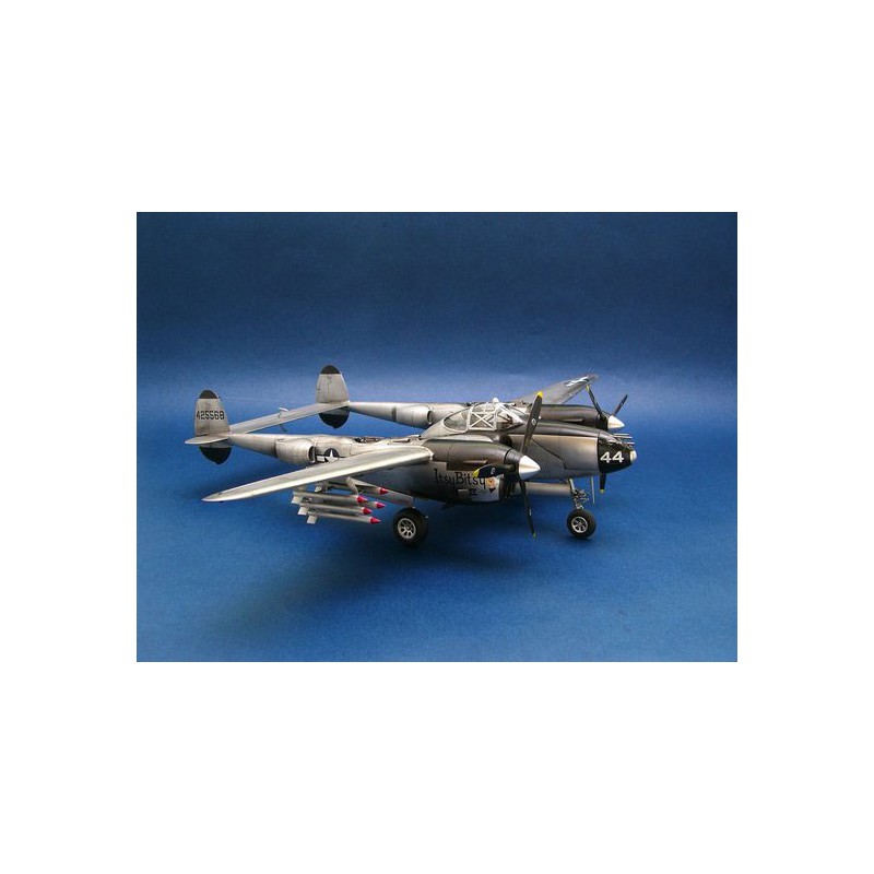 Maquette d'avion en plastique P-38L-5-LO LIGHTNING Maquette d'avion en plastique P-38L-5-LO LIGHTNING
