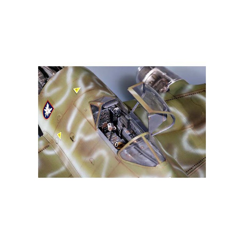 Maquette d'avion en plastique MESSERSCHMITT ME 262 A-2A Maquette d'avion en plastique MESSERSCHMITT ME 262 A-2A