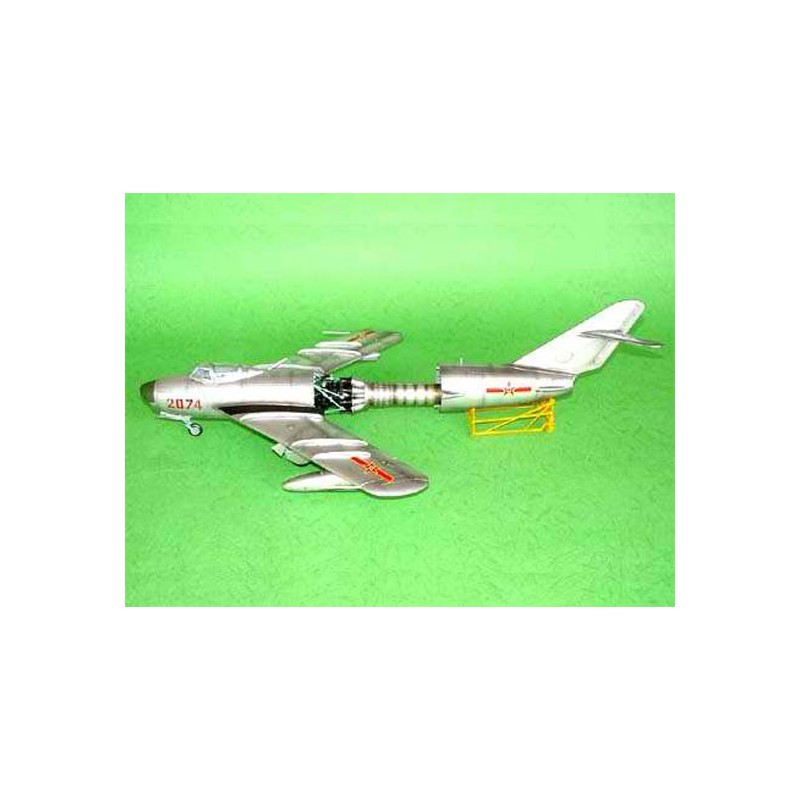 Maquette d'avion en plastique MIG-17PF "FRESCO"