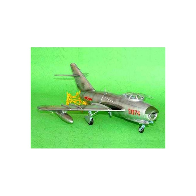 Maquette d'avion en plastique MIG-17PF "FRESCO"