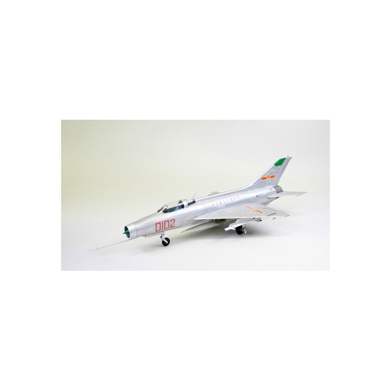 Maquette d'avion en plastique MIG-21 F-13/J-7 FIGHTER