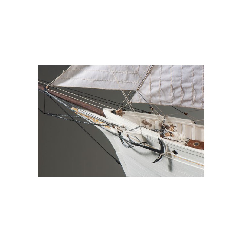 Bateau statique La Belle Poule 1/50