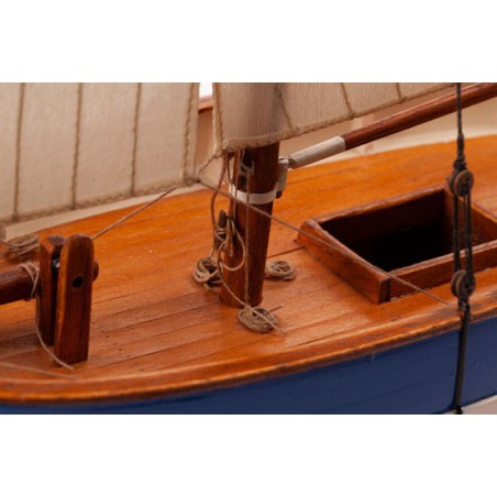 Bateau statique Espérance 1/30 Bateau statique Espérance 1/30