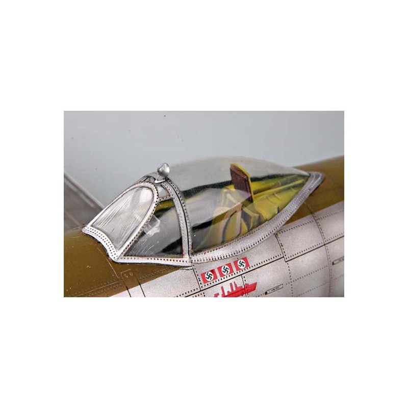 Maquette d'avion en plastique P-47D "THUNDERBOLT"