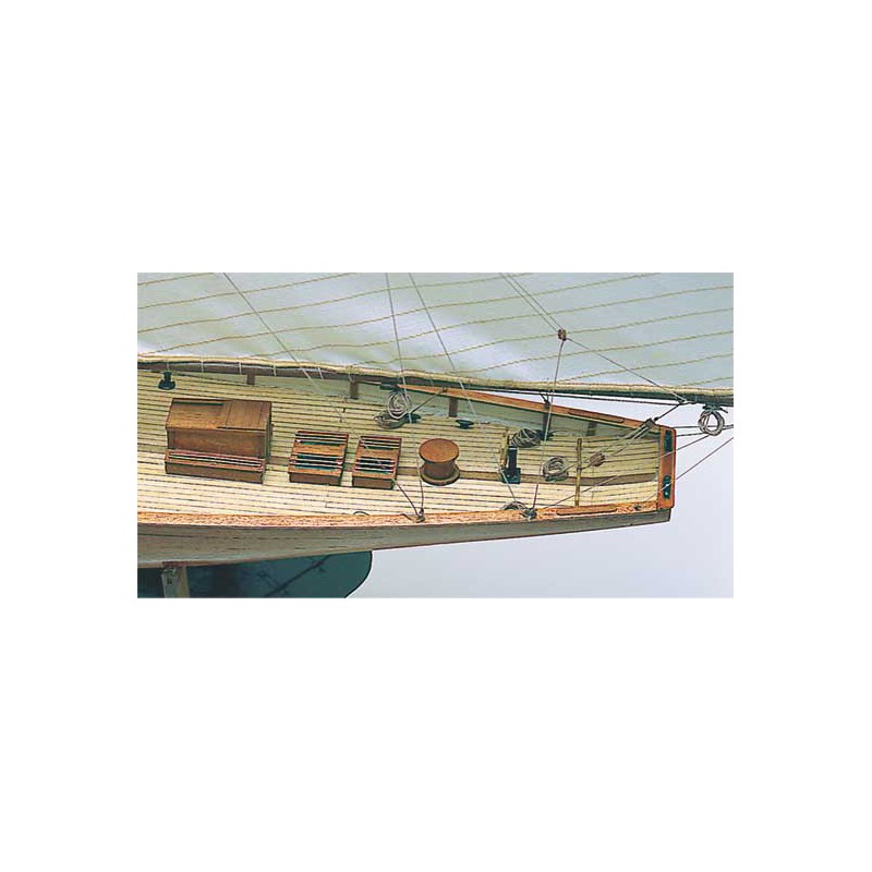 Bateau statique BRITANNIA 1/60