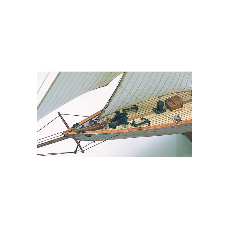 Bateau statique BRITANNIA 1/60