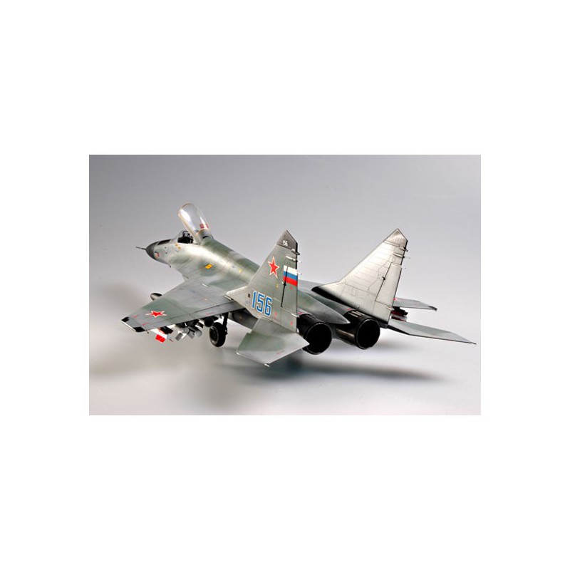 Maquette d'avion en plastique MIG-29M "FULCRUM"