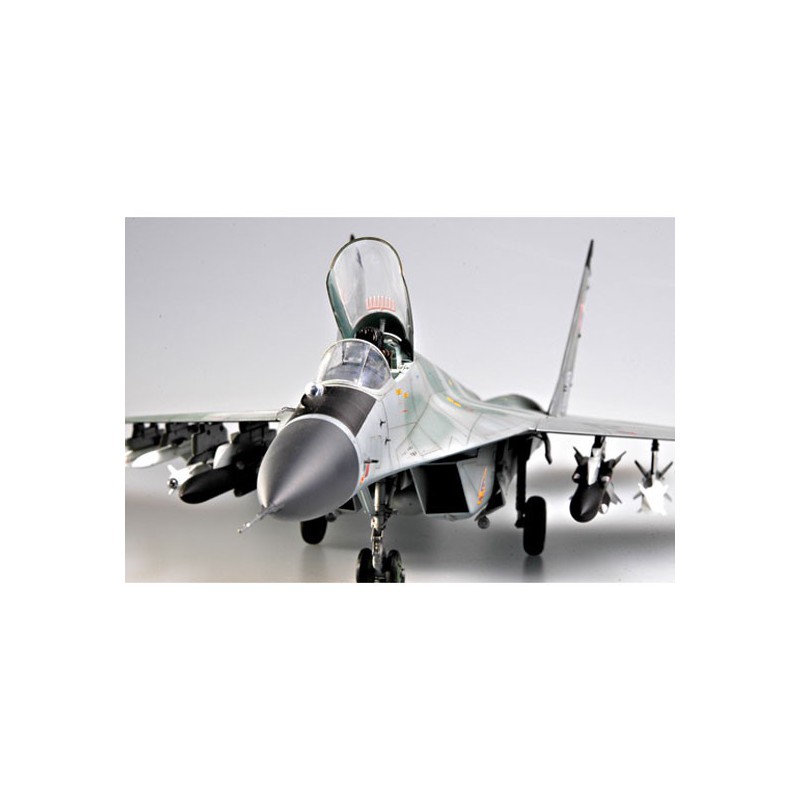 Maquette d'avion en plastique MIG-29M "FULCRUM"