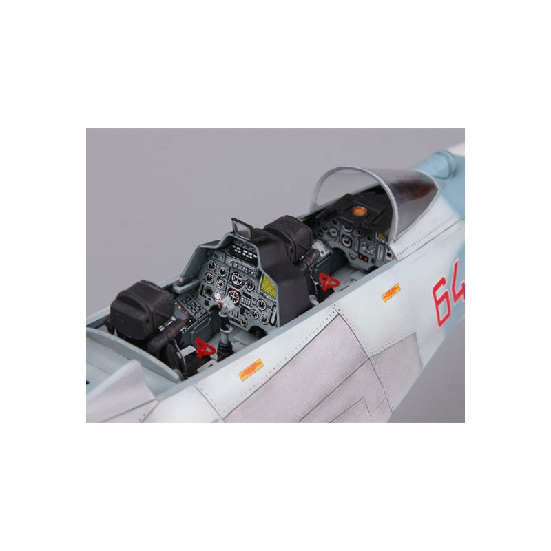 Maquette d'avion en plastique SU-27UB FLANKER-C